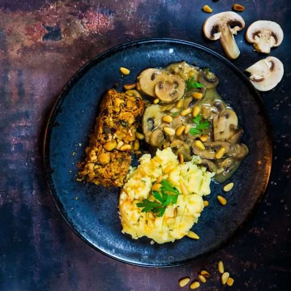 Kichererbsen-Nussbraten (Foto: Birdy Media)