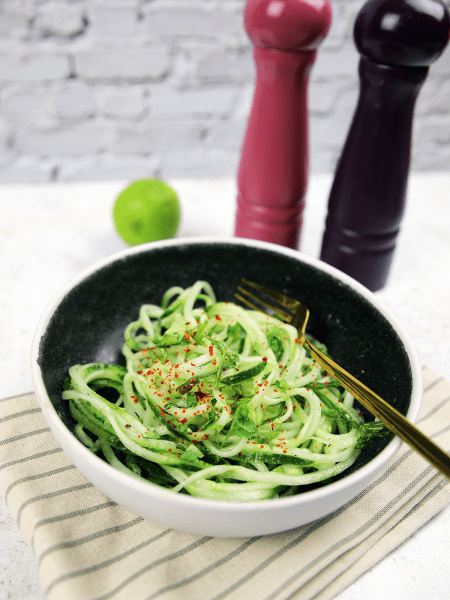 Erfrischend: Gurken-Spaghetti-Salat